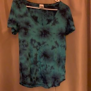 Pink x small v neck tee